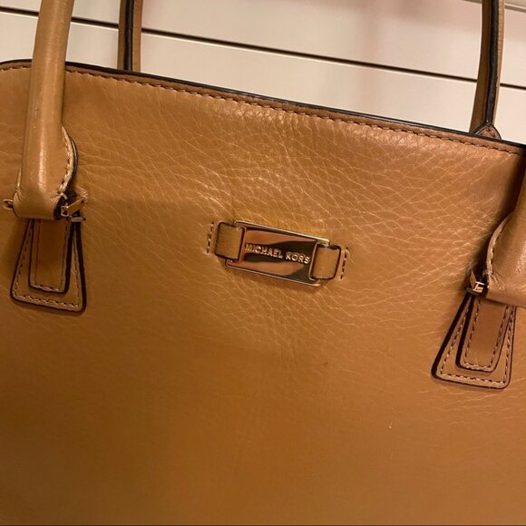 MICHAEL KORS Large Gia Satchel Tote Tan - Picture 13 of 14
